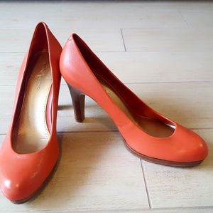 *NEVER WORN* Bandolino Burnt Orange Heels